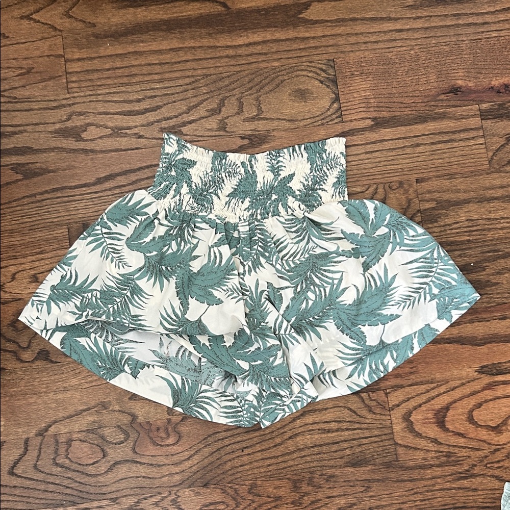 TCEC High-Waist Tropical Leaf Print Shorts - Green/White